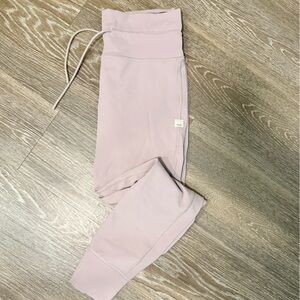 Vuori Daily Legging • Dusk • size medium • never worn